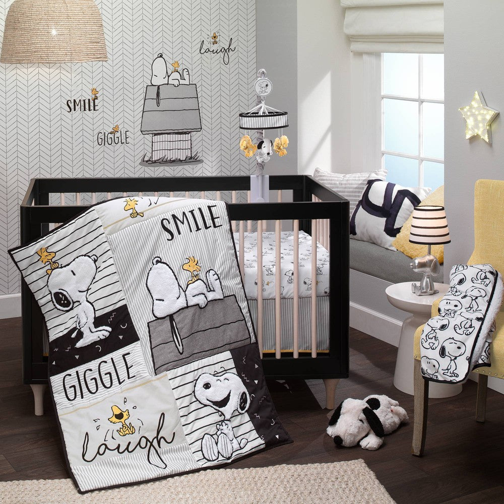 Lambs & Ivy Classic Snoopy Crib Bedding Set