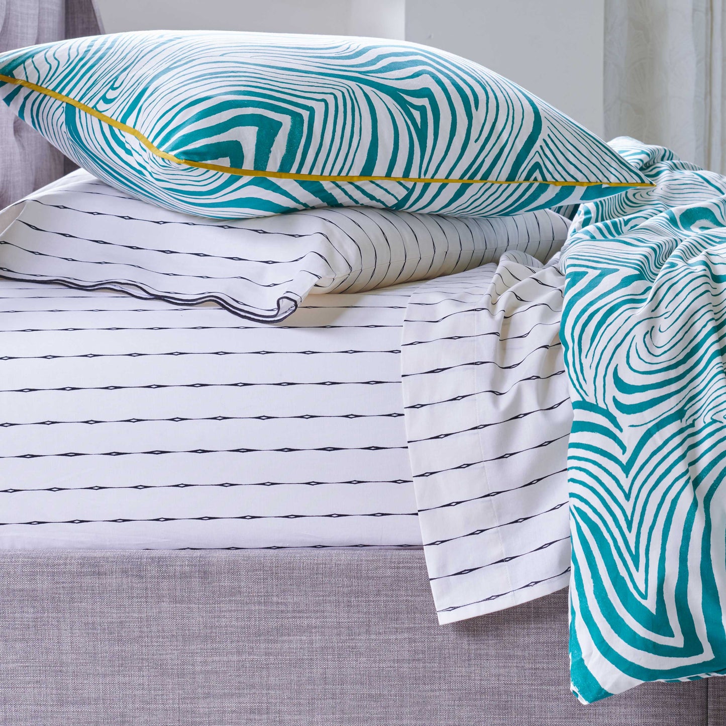 Zebra Marble Comforter Set