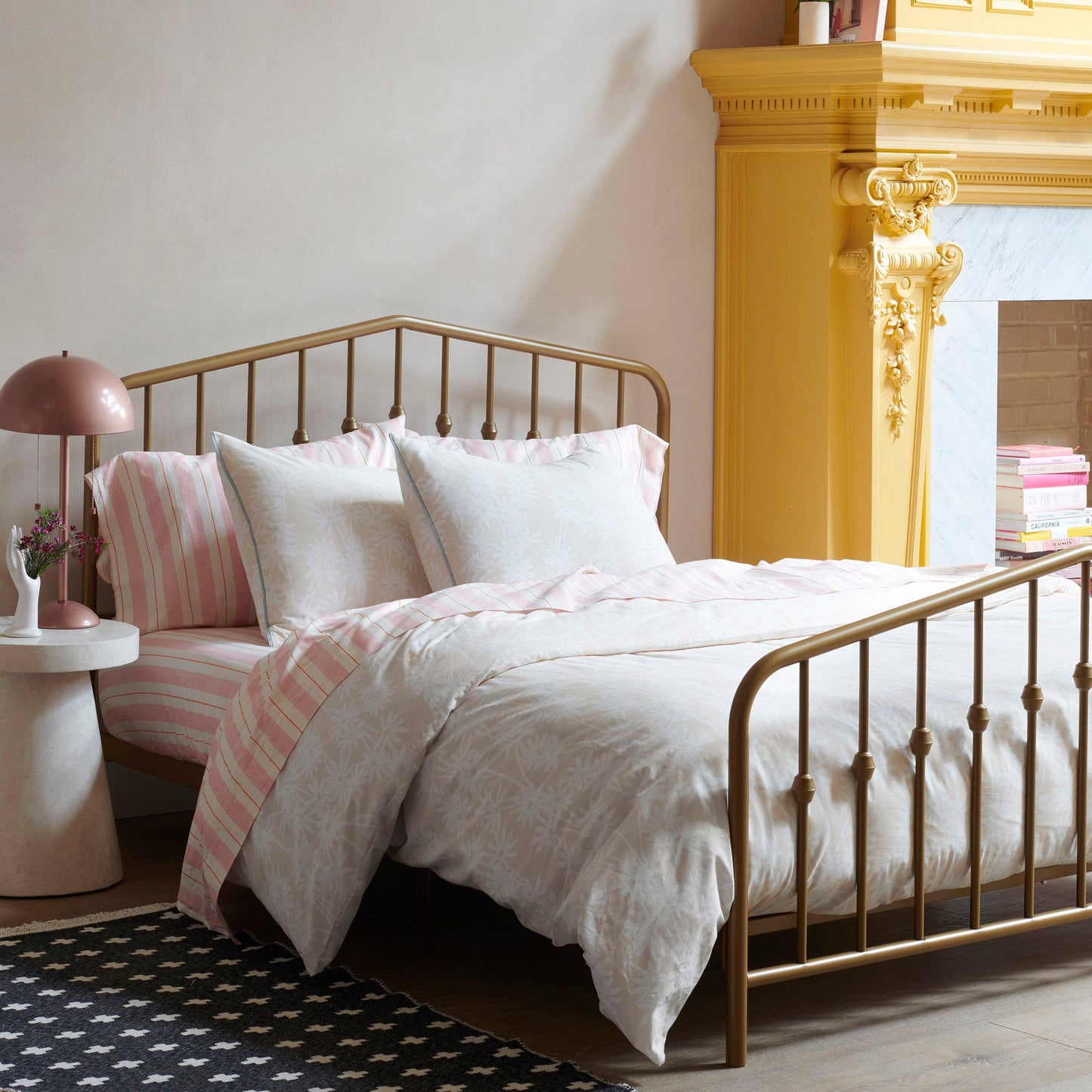 Daisy Bloom Comforter Set