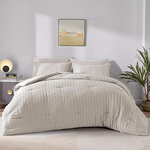Queen Bed in a Bag White Seersucker Comforter Set with Sheets 7-Pieces All Season