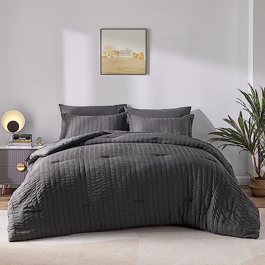 Queen Bed in a Bag White Seersucker Comforter Set with Sheets 7-Pieces All Season