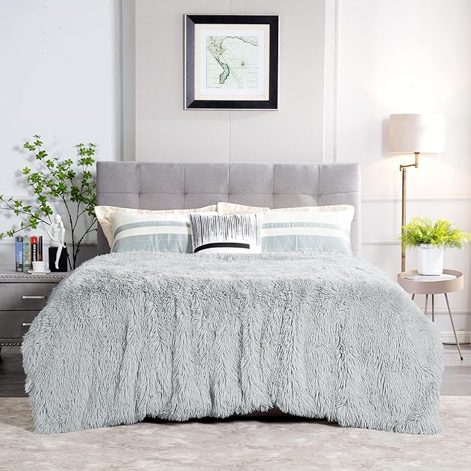 Extra Large Decorative Fluffy Faux Fur Blanket Queen Size Soft Luxury Lightweight Furry Blanket