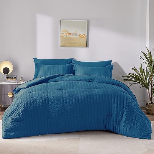 Queen Bed in a Bag White Seersucker Comforter Set with Sheets 7-Pieces All Season