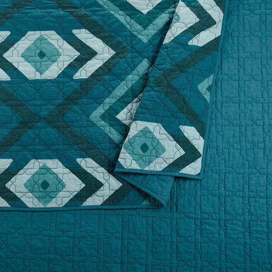 Midway Quilt Set by Jungalow® Queen/Full Peking Bedding